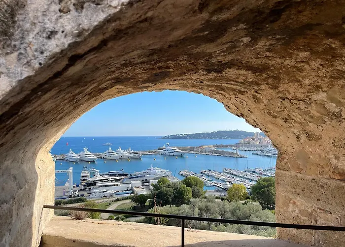 Antibes Carre D\'Or Bastion Albert 1Er Vue Mer