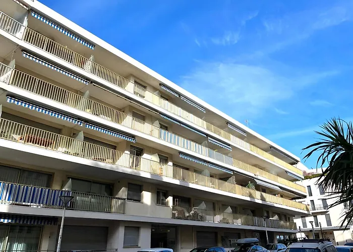 Antibes Carre D\'Or Bastion Albert 1Er Vue Mer